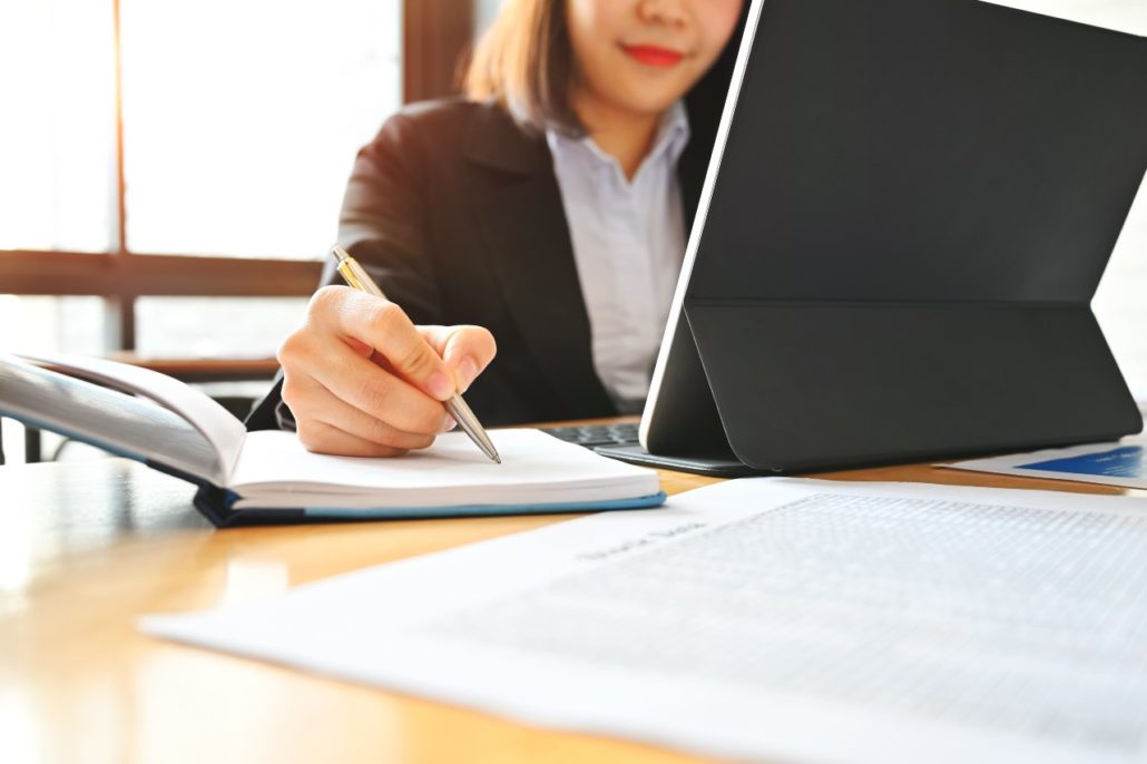 EDI Compliance: Navigating Industry Standards & Regulation | B2BE Blog