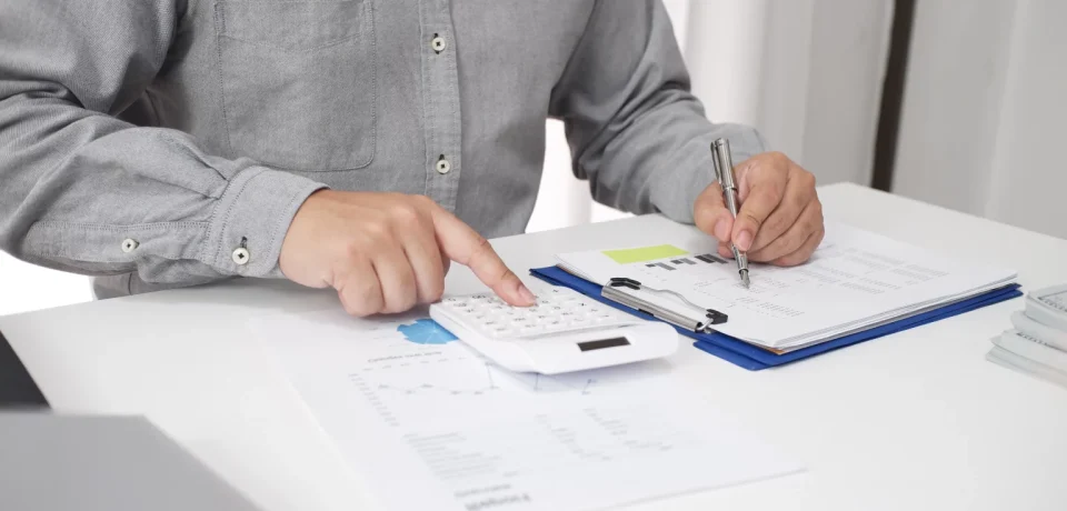B2B-Invoicing-What-Is-It-Why-Fixing-It-Transforms-Finance-B2BE-Blog-1536x1024 B2B-Invoicing-What-Is-It-Why-Fixing-It-Transforms-Finance-B2BE-Blog-1536x1024