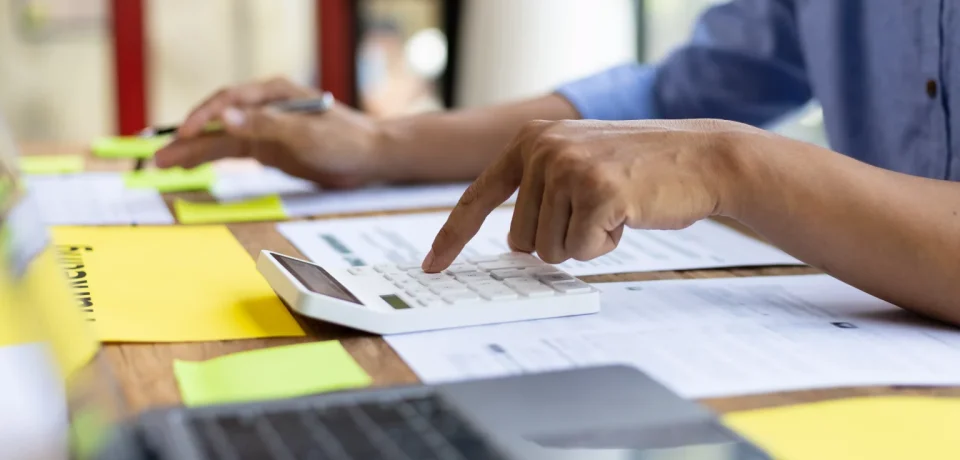 How-To-Improve-The-Invoicing-Process-And-Strengthen-Cash-Flow-B2BE-Blog-1536x1024 How-To-Improve-The-Invoicing-Process-And-Strengthen-Cash-Flow-B2BE-Blog-1536x1024